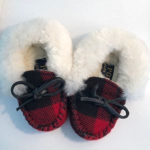 Polo by Ralph Lauren Shoes - Polo Ralph Lauren Baby Slippers Red Plaid Fur Gift Polo by Ralph Lauren Shoes - Polo Ralph Lauren Baby Slippers Red Plaid Fur Gift